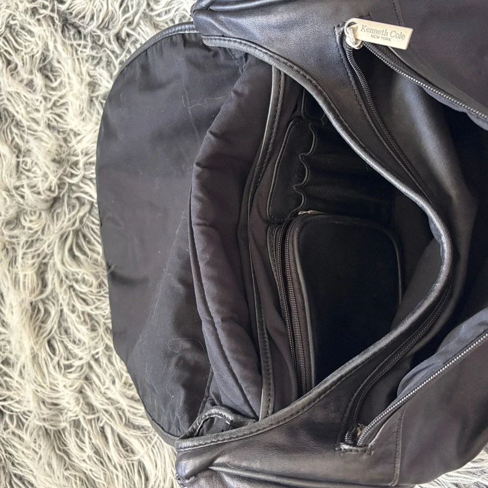 Kenneth‎ Cole Reaction Leather Messenger Bags Flap-Over Closure SZ 15X12 Black